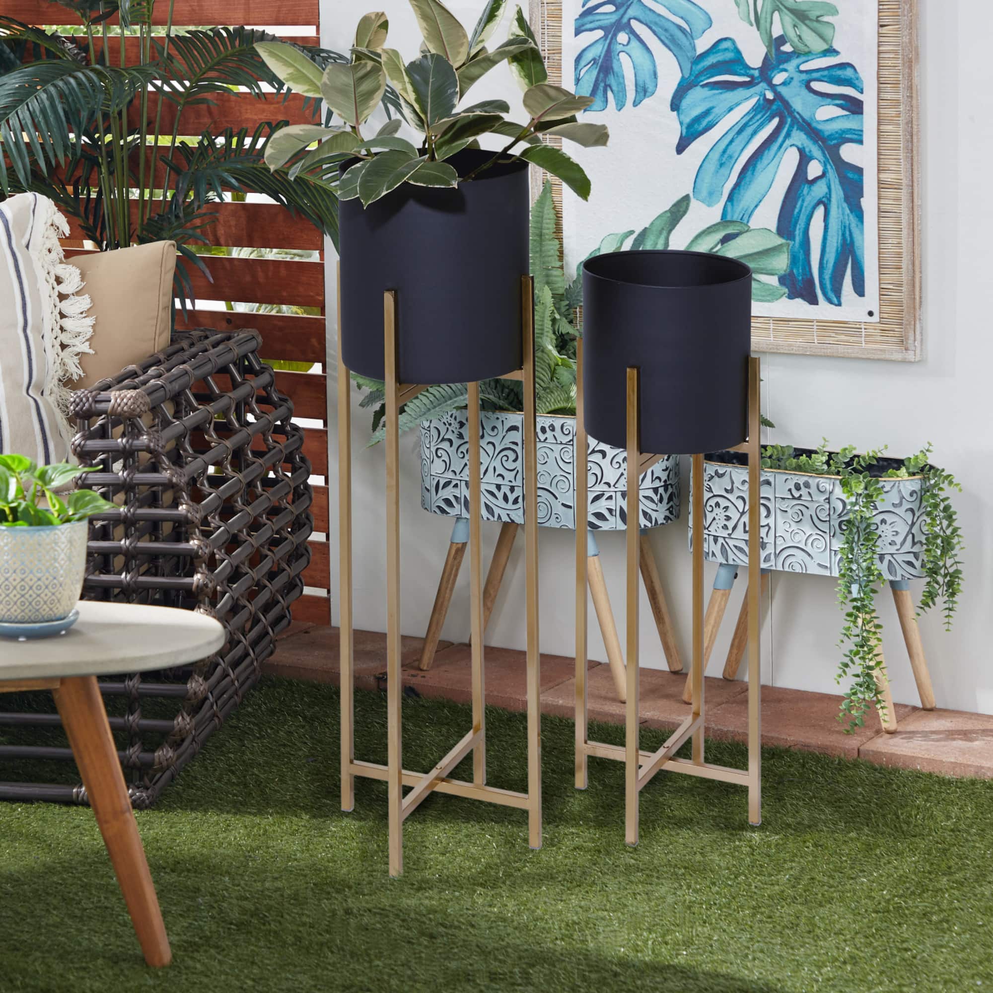 Black Metal Contemporary Stand Planter Set